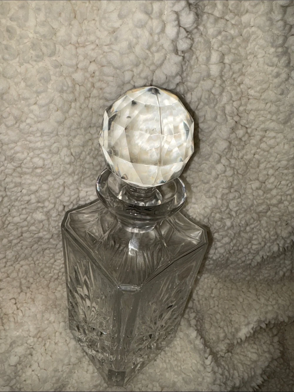 Cut Crystal Decanter - Clear Glass Home Accent Faceted Glass Top Liquor Decanter